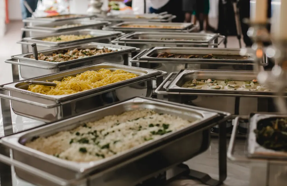 Aufgebautes Buffet, persönlich betreut von Mahboobs Kitchen für einen Firmenkunden